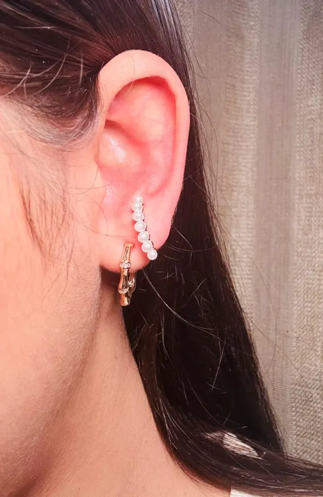 Pearl Arc Ear Climber