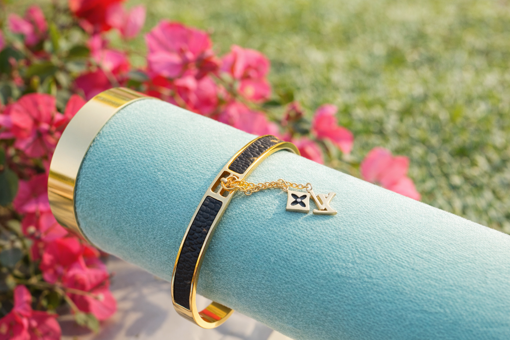 Noir Charm Bangle
