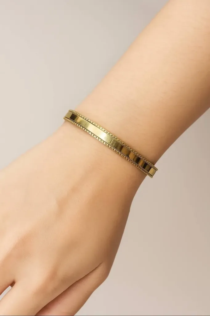 The Veridian Gold Bangle