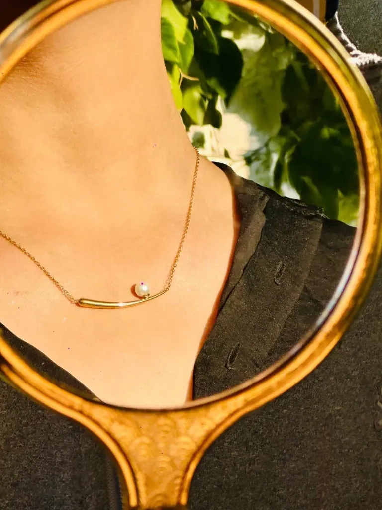 Whisper Curve Pendant